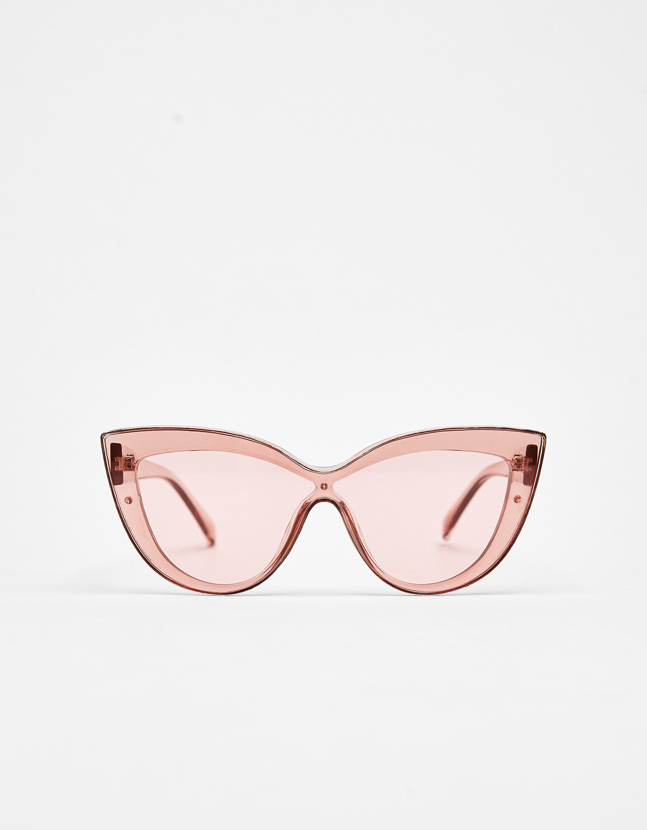 Cat eye sunglasses